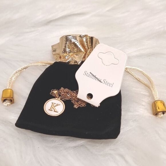 SHELL INITIAL PENDANT NECKLACE stainless steel gold plated I J K or L - Picture 6 of 14